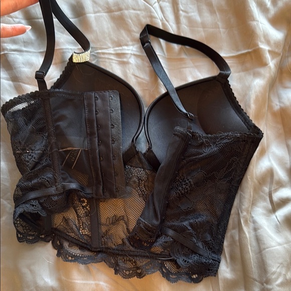 Sexy Victoria Secret Black Lace Bralette - Picture 3 of 3